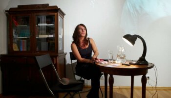 Došla jsem k tomu, že je dobré mít nějaký pevný bod, svůj byt a postel, nějaké místo, kde přesně rozumíte tomu, co lidi říkají, myslí si publicistka a spisovatelka Markéta Pilátová. Foto: Facebook Markéty Pilátové